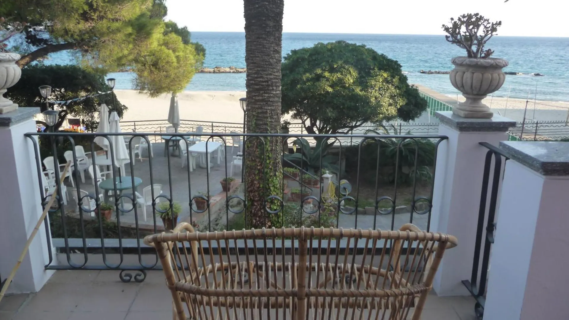 Hotel Villa Sacra Famiglia Casa Per Ferie Arma di Taggia Italy